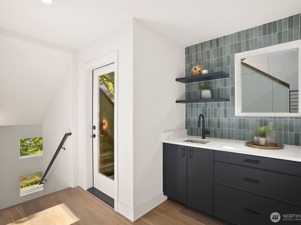 339 NE 90th Street, Seattle WA 98115