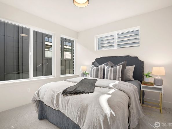 339 NE 90th Street, Seattle WA 98115