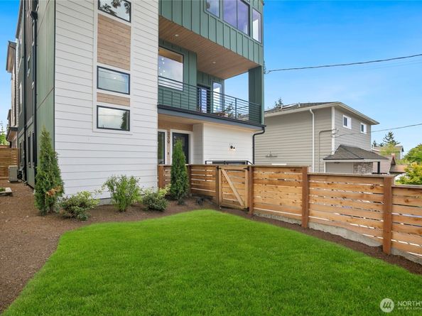 339 NE 90th Street, Seattle WA 98115