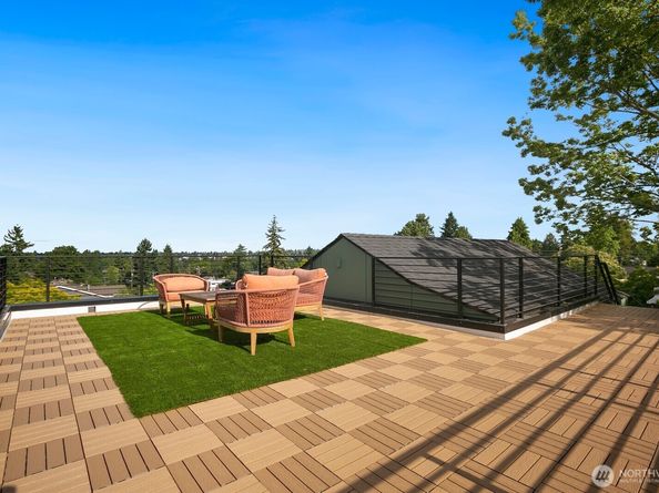 339 NE 90th Street, Seattle WA 98115