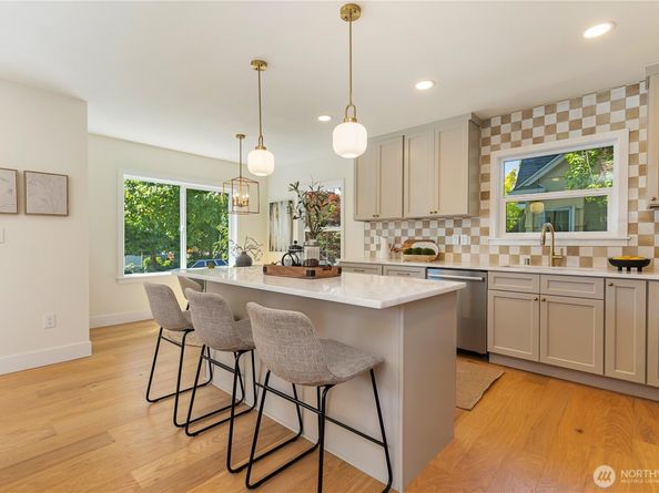 3430 42nd Avenue SW, Seattle WA 98116
