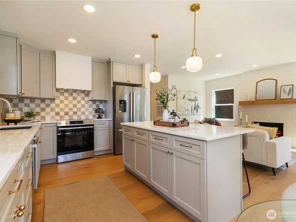 3430 42nd Avenue SW, Seattle WA 98116