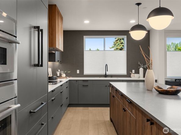 238 4th Avenue 300, Kirkland WA 98033