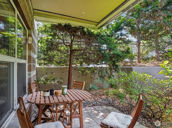 3221 SW Avalon Way 113, Seattle WA 98126