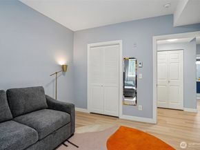 3221 SW Avalon Way 113, Seattle WA 98126