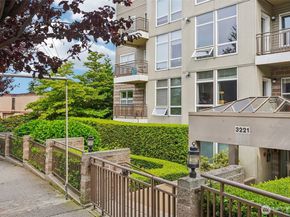 3221 SW Avalon Way 113, Seattle WA 98126