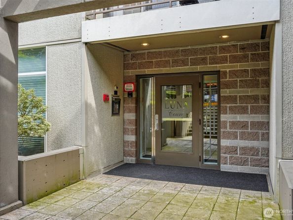 3221 SW Avalon Way 113, Seattle WA 98126