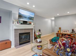 3221 SW Avalon Way 113, Seattle WA 98126