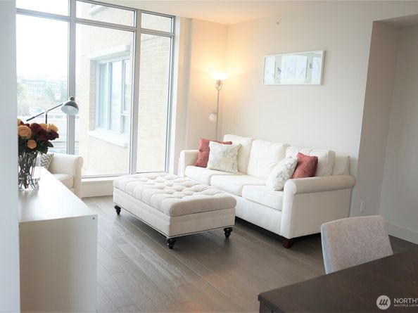 583 Battery Street 406N, Seattle WA 98121