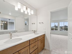24237 13th Avenue SE CR25, Bothell WA 98021