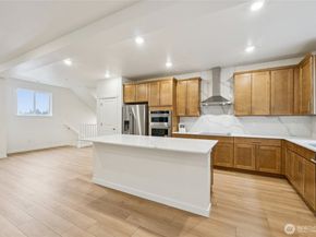 24237 13th Avenue SE CR25, Bothell WA 98021