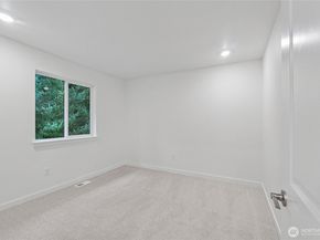 24237 13th Avenue SE CR25, Bothell WA 98021