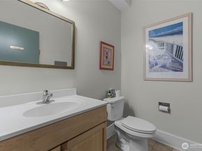 4510 Thackeray NE, Seattle WA 98105