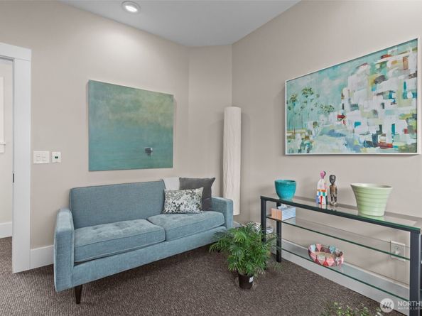4510 Thackeray NE, Seattle WA 98105