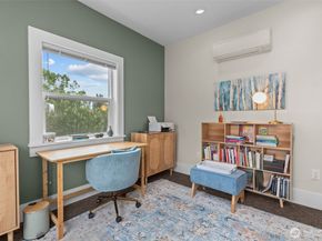 4510 Thackeray NE, Seattle WA 98105