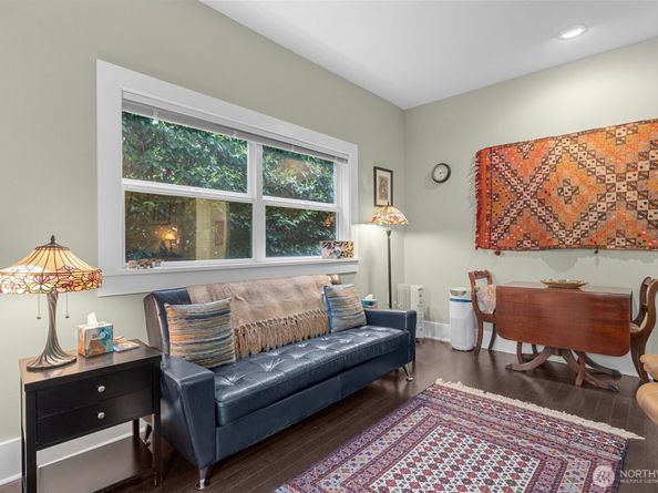 4510 Thackeray NE, Seattle WA 98105