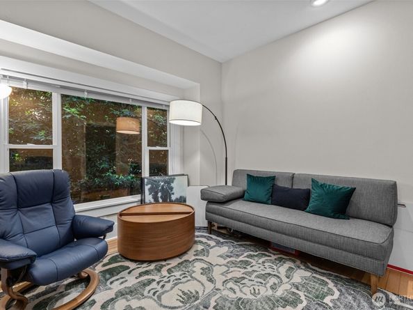 4510 Thackeray NE, Seattle WA 98105