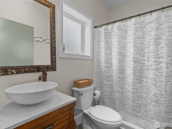 4510 Thackeray NE, Seattle WA 98105