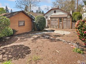 5718 25th Avenue NE, Seattle WA 98105