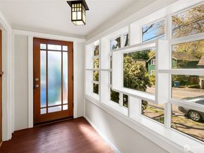 5718 25th Avenue NE, Seattle WA 98105