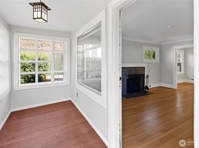 5718 25th Avenue NE, Seattle WA 98105