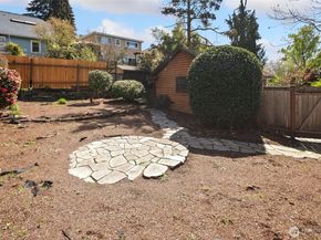 5718 25th Avenue NE, Seattle WA 98105