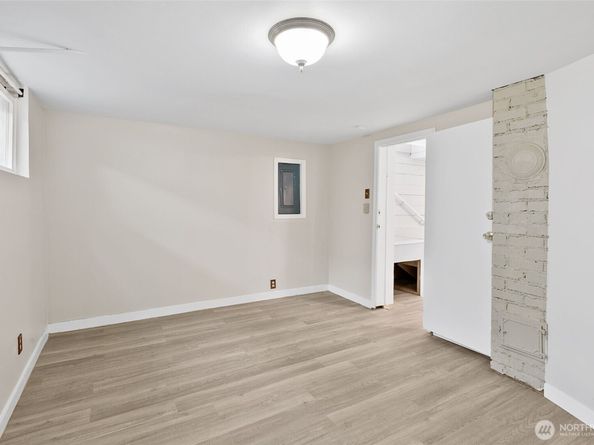 5718 25th Avenue NE, Seattle WA 98105