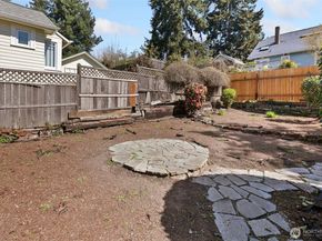 5718 25th Avenue NE, Seattle WA 98105