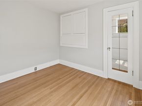 5718 25th Avenue NE, Seattle WA 98105