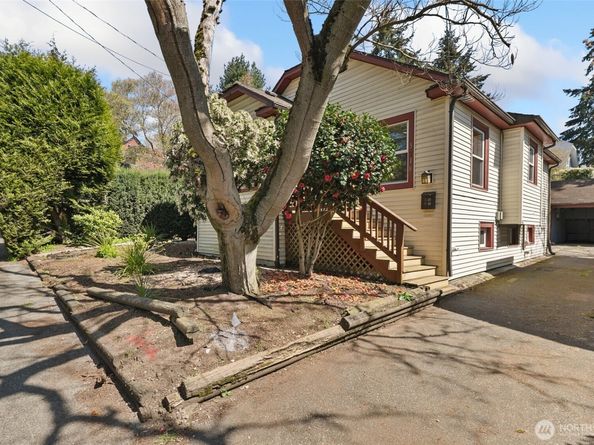 5718 25th Avenue NE, Seattle WA 98105