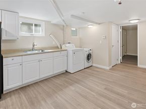 5718 25th Avenue NE, Seattle WA 98105
