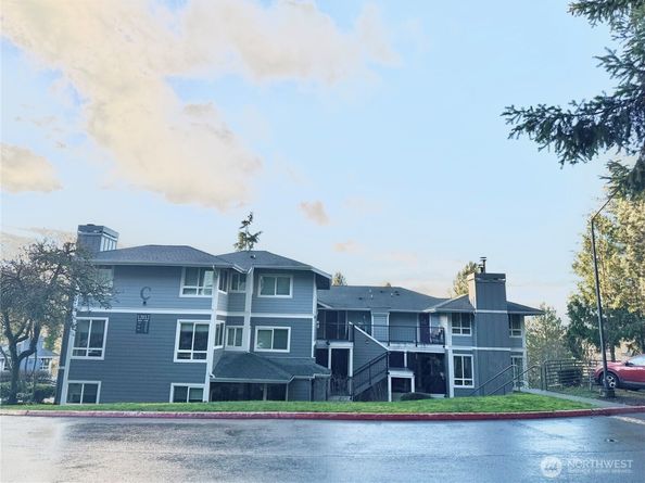 12012 NE 204th Place C203, Bothell WA 98011