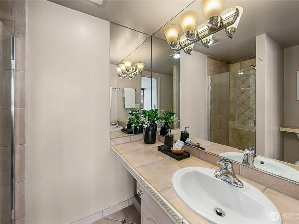 1120 8th Avenue 1804, Seattle WA 98101