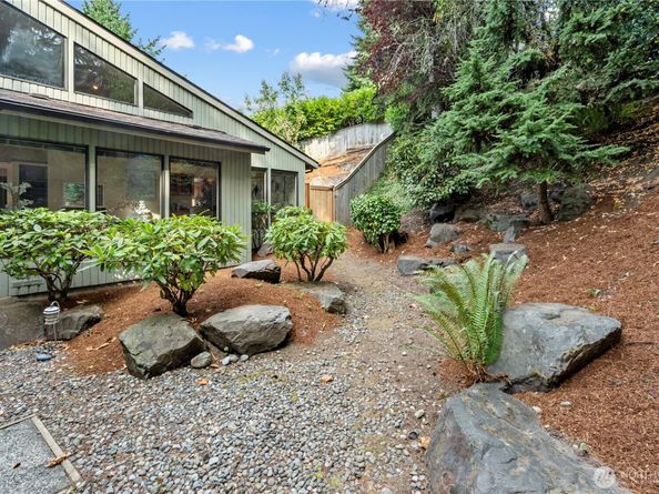 14310 SE 49th Street, Bellevue WA 98006