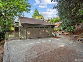 14310 SE 49th Street, Bellevue WA 98006