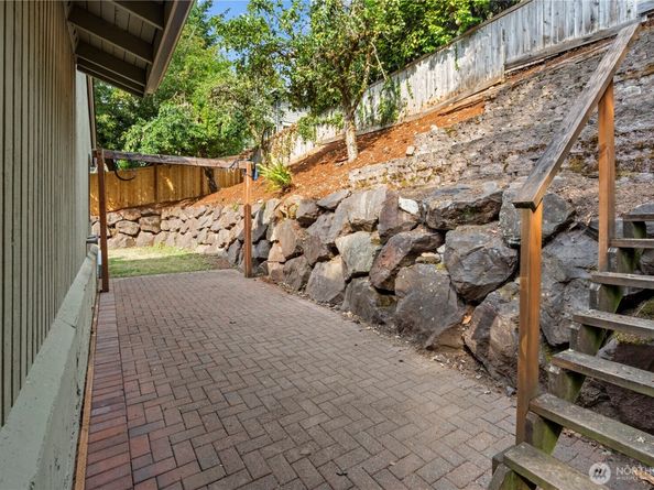 14310 SE 49th Street, Bellevue WA 98006