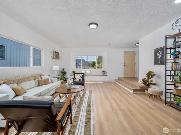 1922 NE Fir Street, Keyport WA 98345