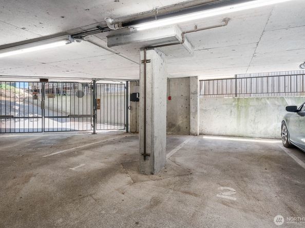 727 N 85th Street 102, Seattle WA 98103
