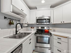 727 N 85th Street 102, Seattle WA 98103