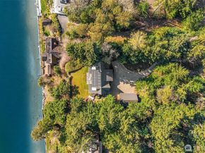 9423 SW Bayview Drive, Vashon WA 98070