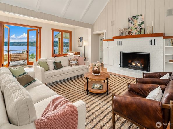 9423 SW Bayview Drive, Vashon WA 98070