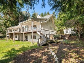9423 SW Bayview Drive, Vashon WA 98070
