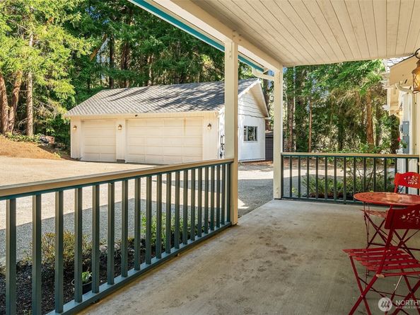 9423 SW Bayview Drive, Vashon WA 98070