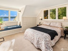 9423 SW Bayview Drive, Vashon WA 98070