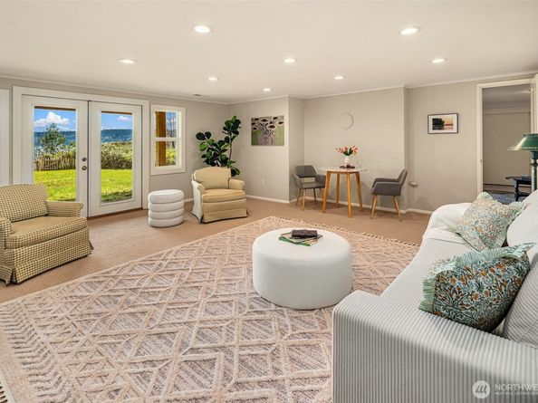 9423 SW Bayview Drive, Vashon WA 98070