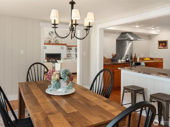 9423 SW Bayview Drive, Vashon WA 98070