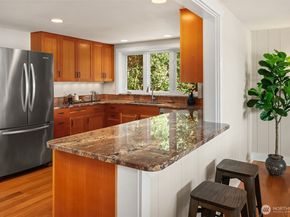9423 SW Bayview Drive, Vashon WA 98070