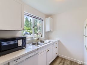 21908 56th Avenue W D5, Mountlake Terrace WA 98043