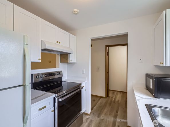 21908 56th Avenue W D5, Mountlake Terrace WA 98043