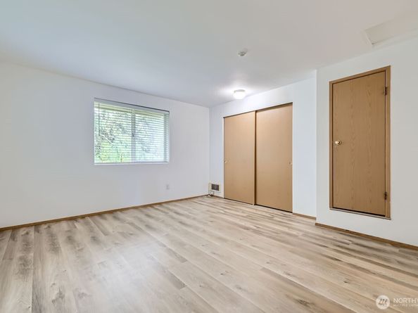21908 56th Avenue W D5, Mountlake Terrace WA 98043